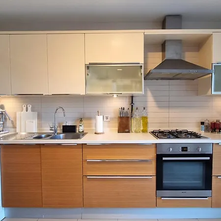 Cozy & Modern Apartment